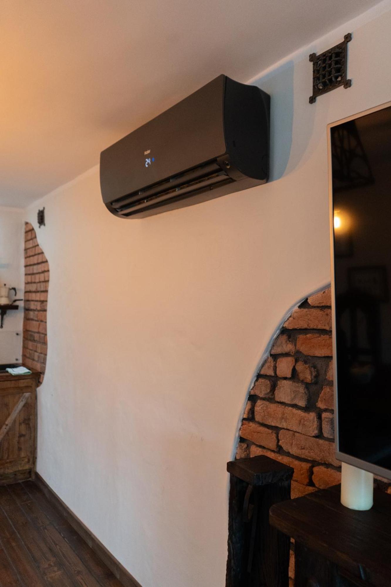 Gotyk Na Dotyk Z Tarasem Na Dachu Apartment Torun Ngoại thất bức ảnh